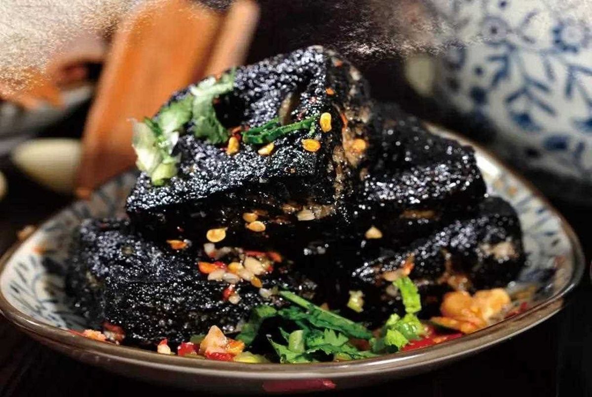Changsha Stinky Tofu: The Smell Is a Test, Not a Warning