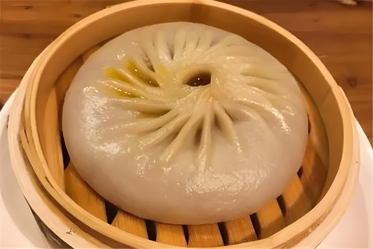 Crab Roe Soup Dumpling: The One You Drink Through a Straw
