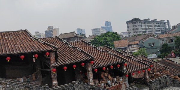 Jade ice burn — sealed earthenware jars aging rice spirit with pork fat